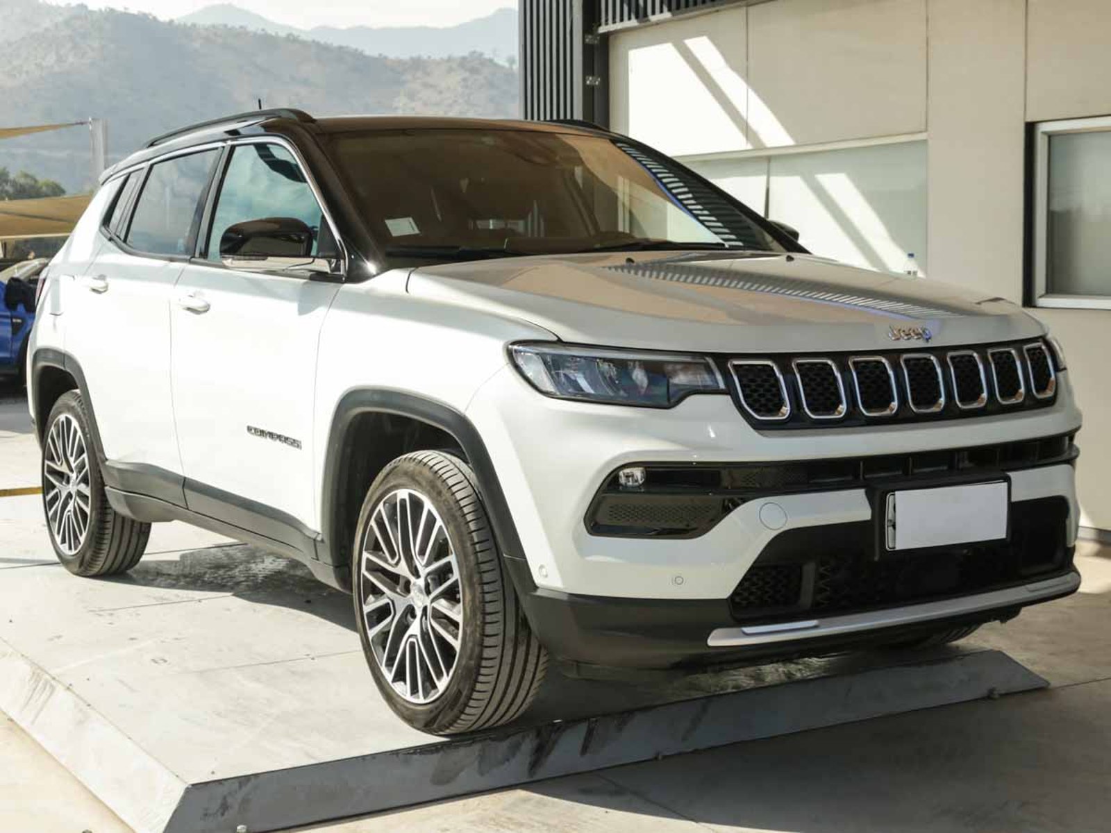 Jeep COMPASS LIMITED 1.3 AUT 2024 - Foto 2 de 8