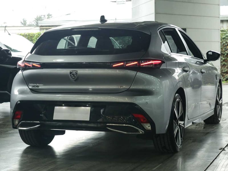 Peugeot 308 GT PURETECH 130 EAT8 2023 - Imagen 4 de 8