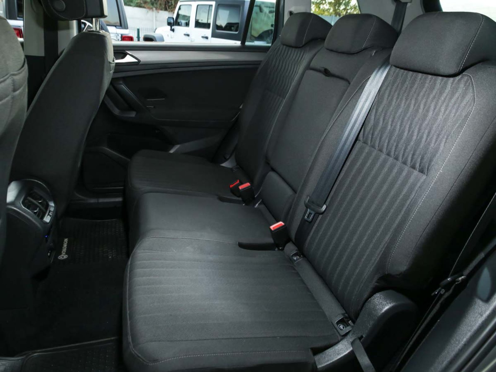 VOLKSWAGEN TIGUAN COMFORTLINE AUT 2023 - Imagen 11 de 14