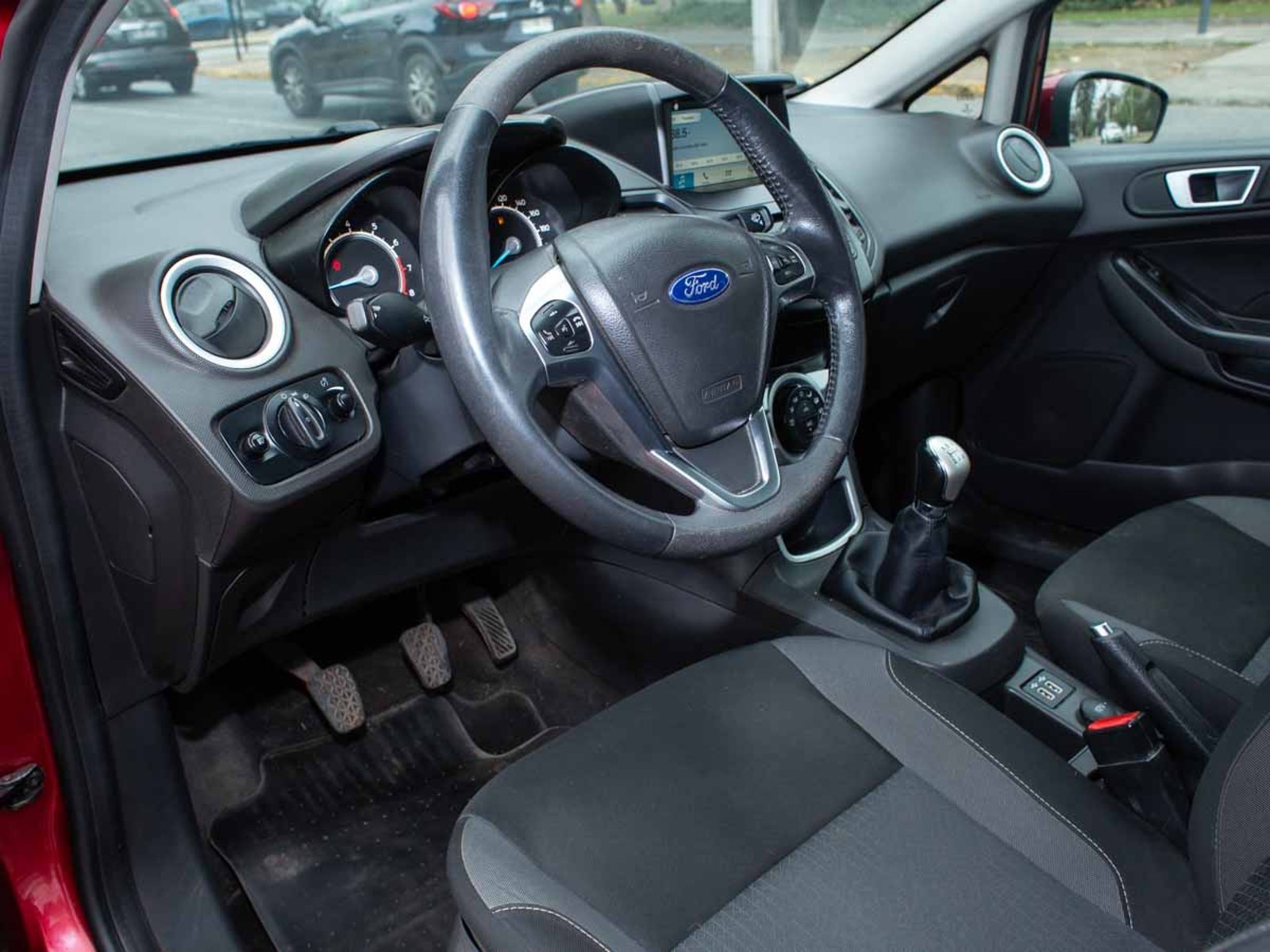 Ford FIESTA HATCH BACK 1.6 2019 - Imagen 6 de 8