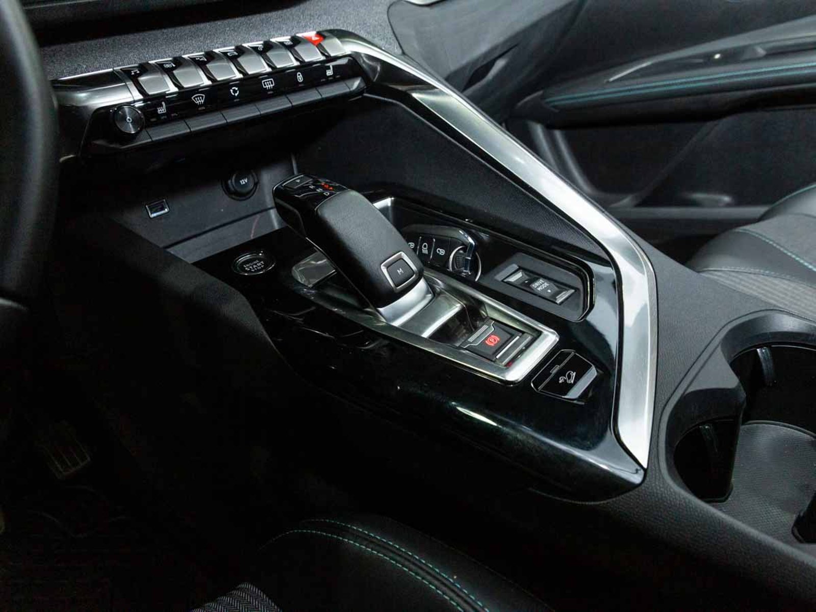 PEUGEOT 5008 ALLURE PACK BLUEHDI 130 EAT8 2023 - Imagen 9 de 14