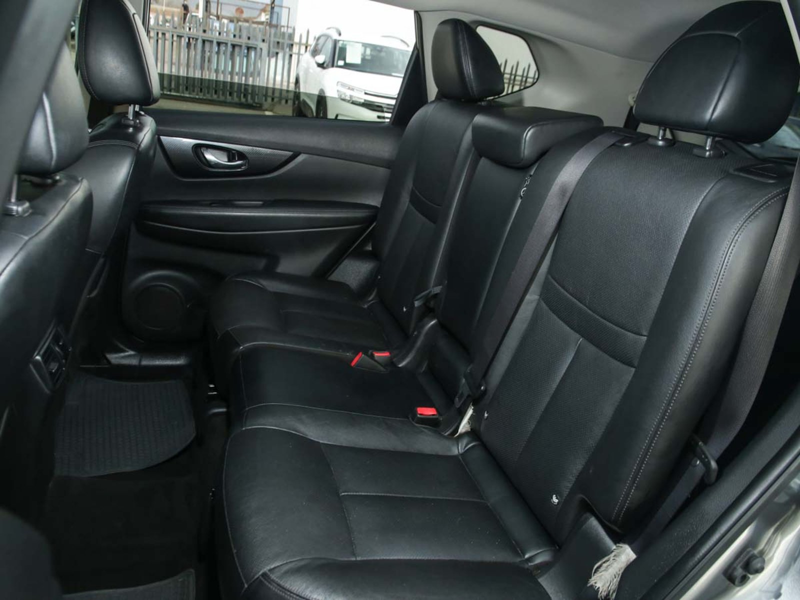 Nissan XTRAIL 4X4 2.5 AUT 2018 - Imagen 7 de 8