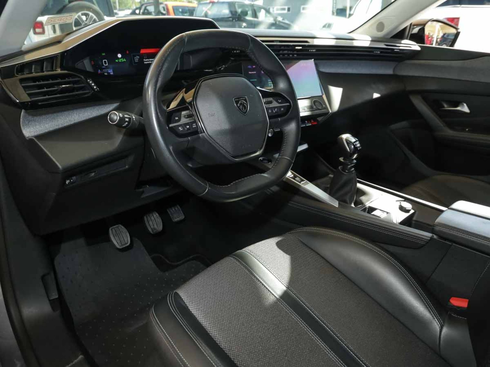 Peugeot 308 ALLURE 1.2 2023 - Imagen 8 de 20