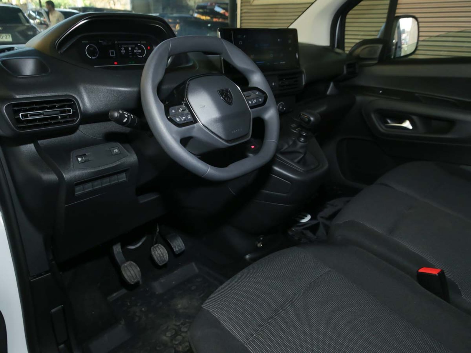 Peugeot PARTNER MCA L1 DIESEL 100HP MT 2026 - Imagen 6 de 8