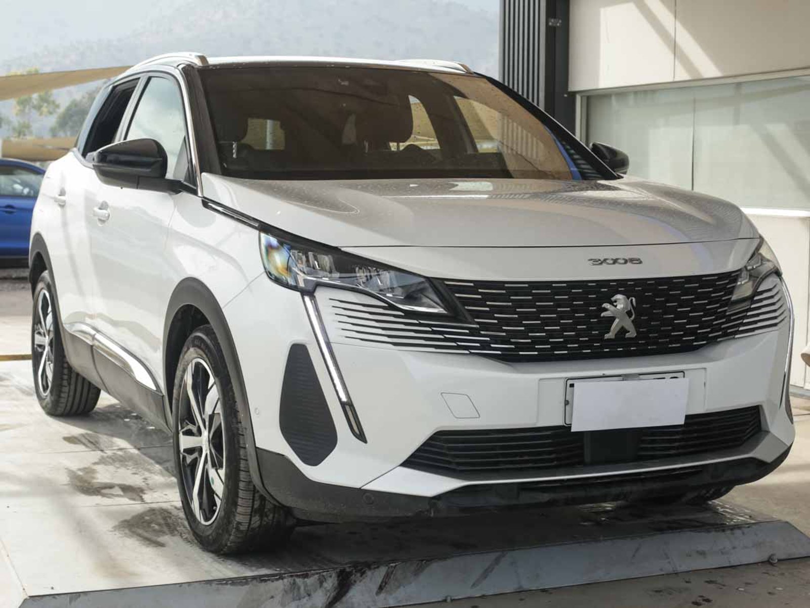 Peugeot 3008 ALLURE PACK BLUEHDI 130 EAT8 2024 - Foto 2 de 8