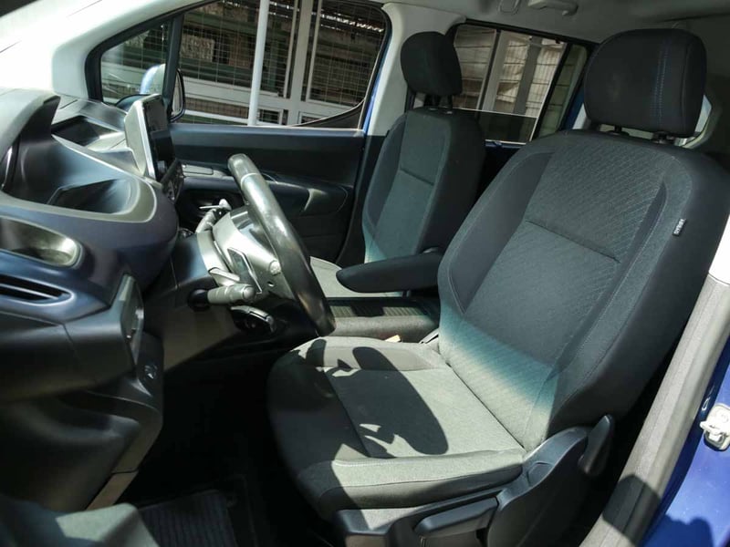 Peugeot RIFTER ALLURE 1.2 AUT 2021 - Imagen 6 de 8