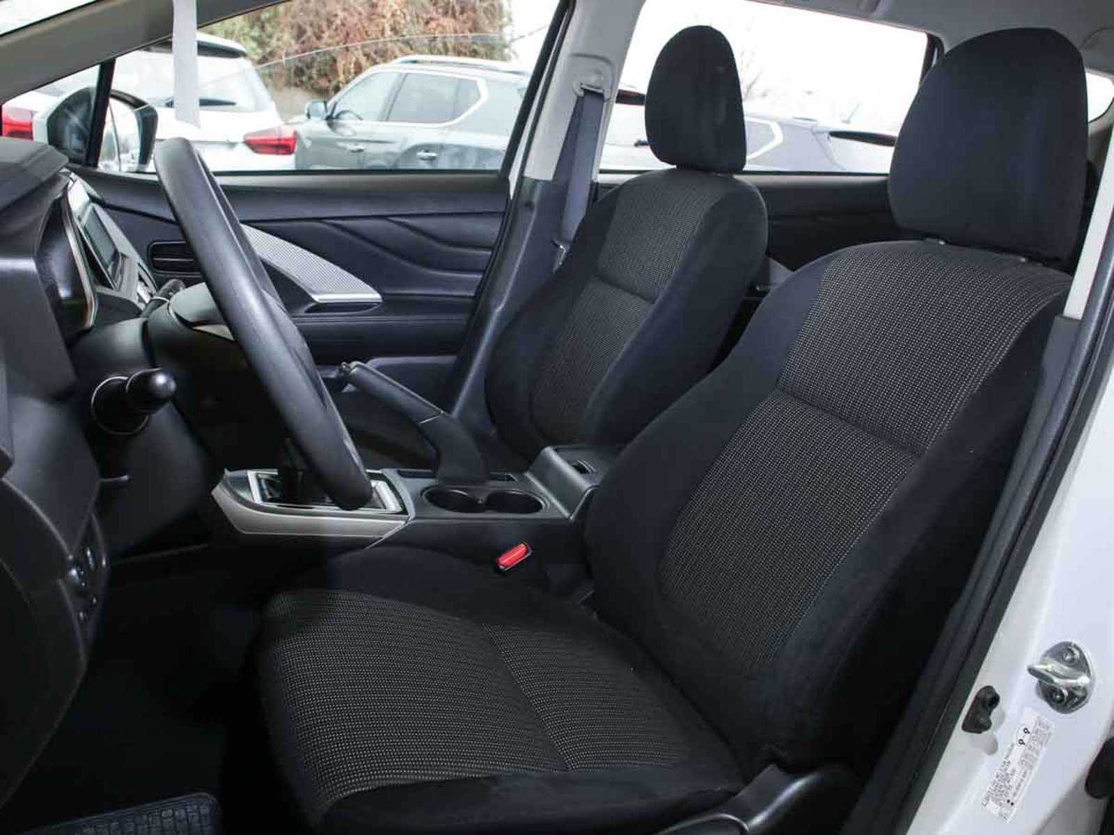 Mitsubishi XPANDER MT GL 2024 - Imagen 6 de 8