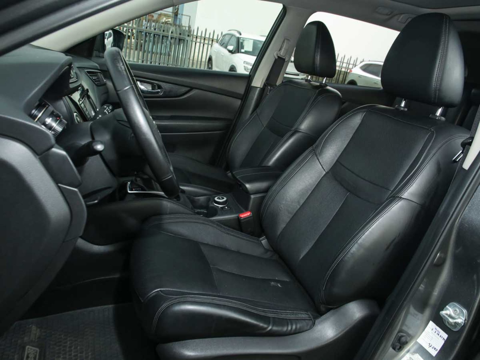 Nissan XTRAIL 4X4 2.5 AUT 2018 - Imagen 6 de 8