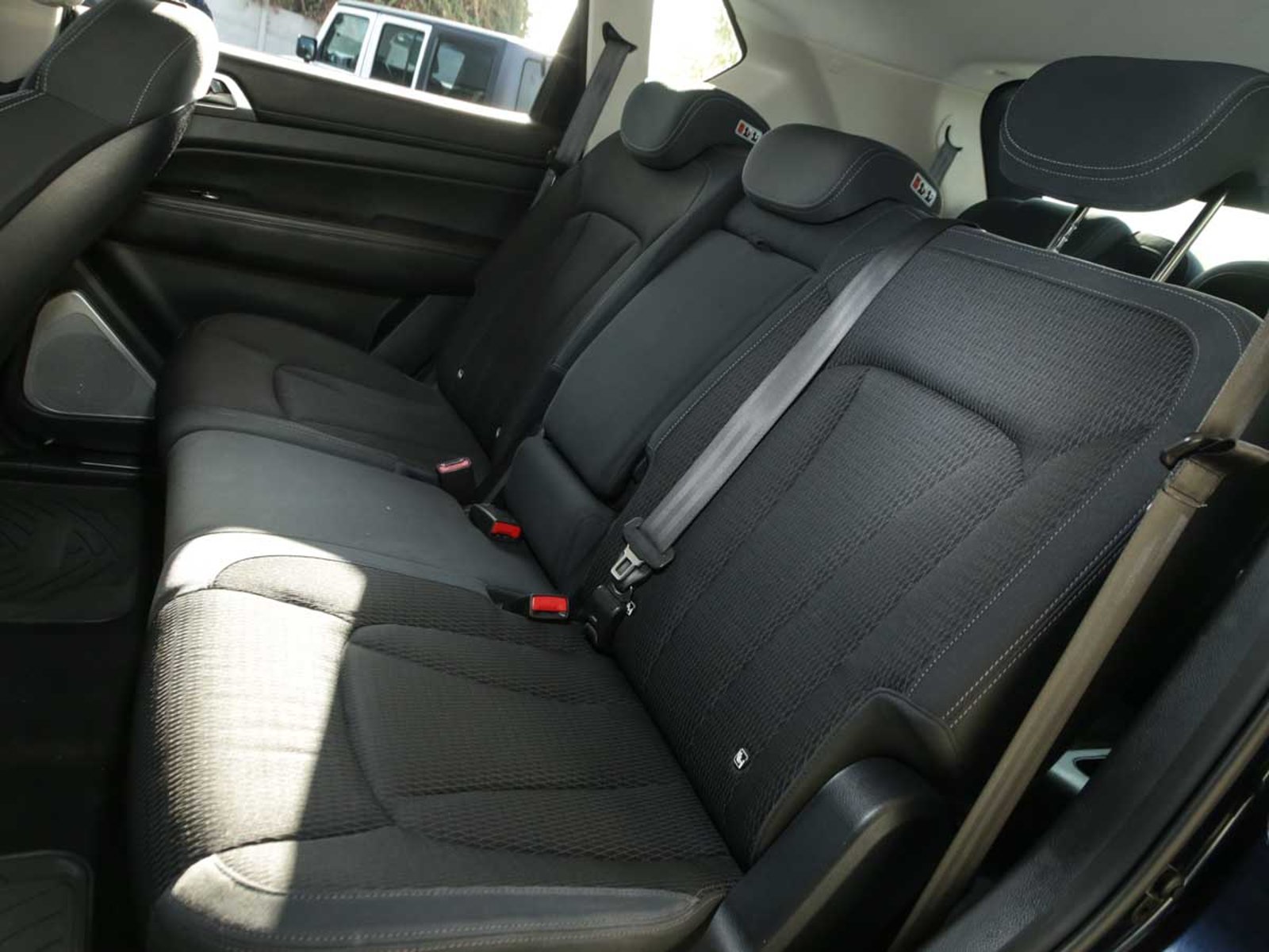 SsangYong NEW REXTON LX 2.0 T 6MT 2WD 6AB 2023 - Imagen 7 de 16