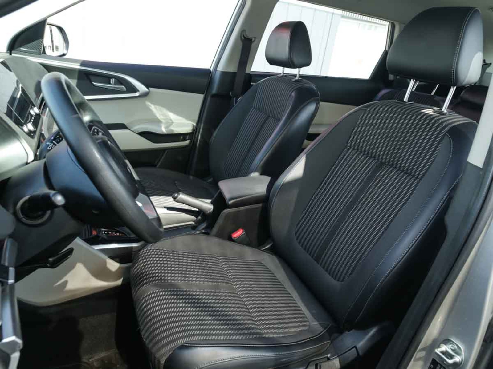 Kia CARENS 2024 - Imagen 6 de 8