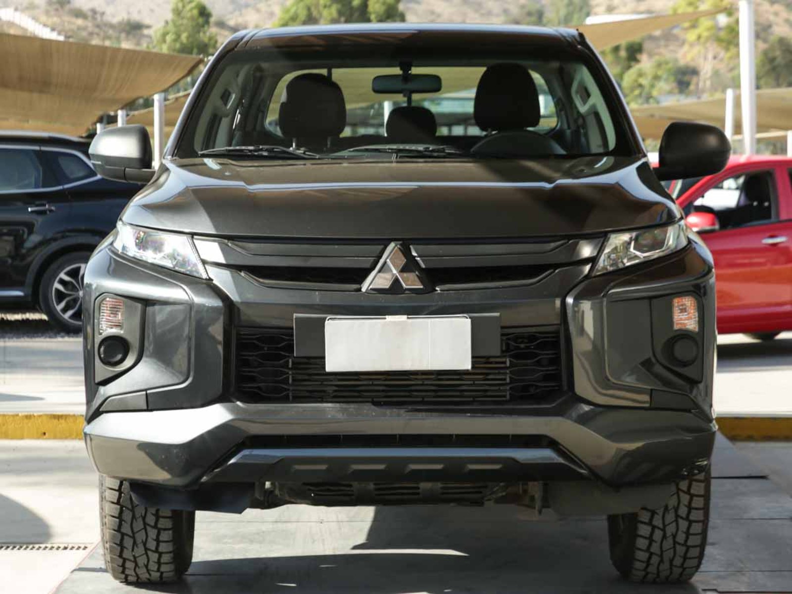 Mitsubishi L-200 WORK CR D/C 4X2 TD 2022 - Foto 2 de 20