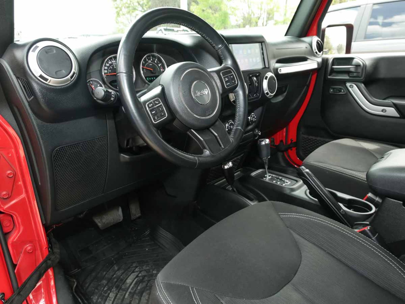 Jeep WRANGLER UNLIMITED SAHARA 2019 - Foto 5 de 7