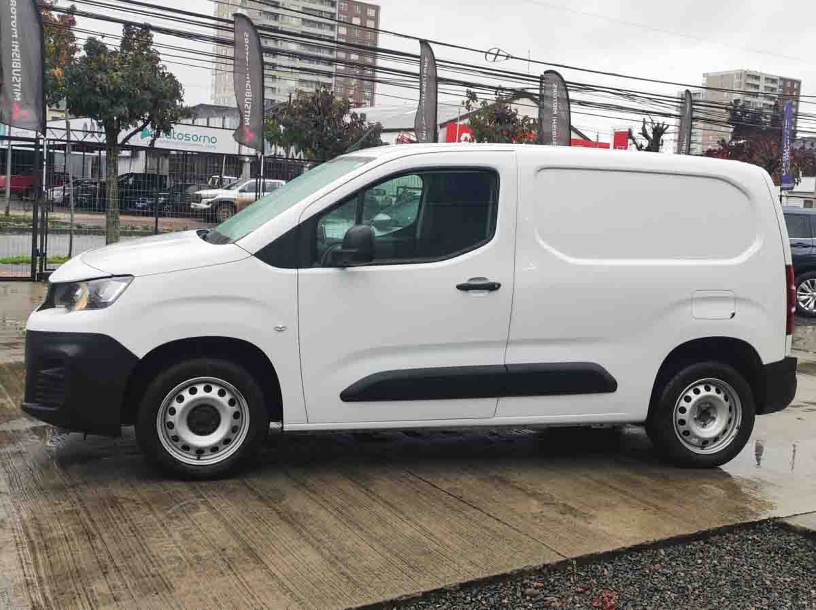 PEUGEOT PARTNER L1 BLUE HDI 100 1.5 2024 - Imagen 11 de 12