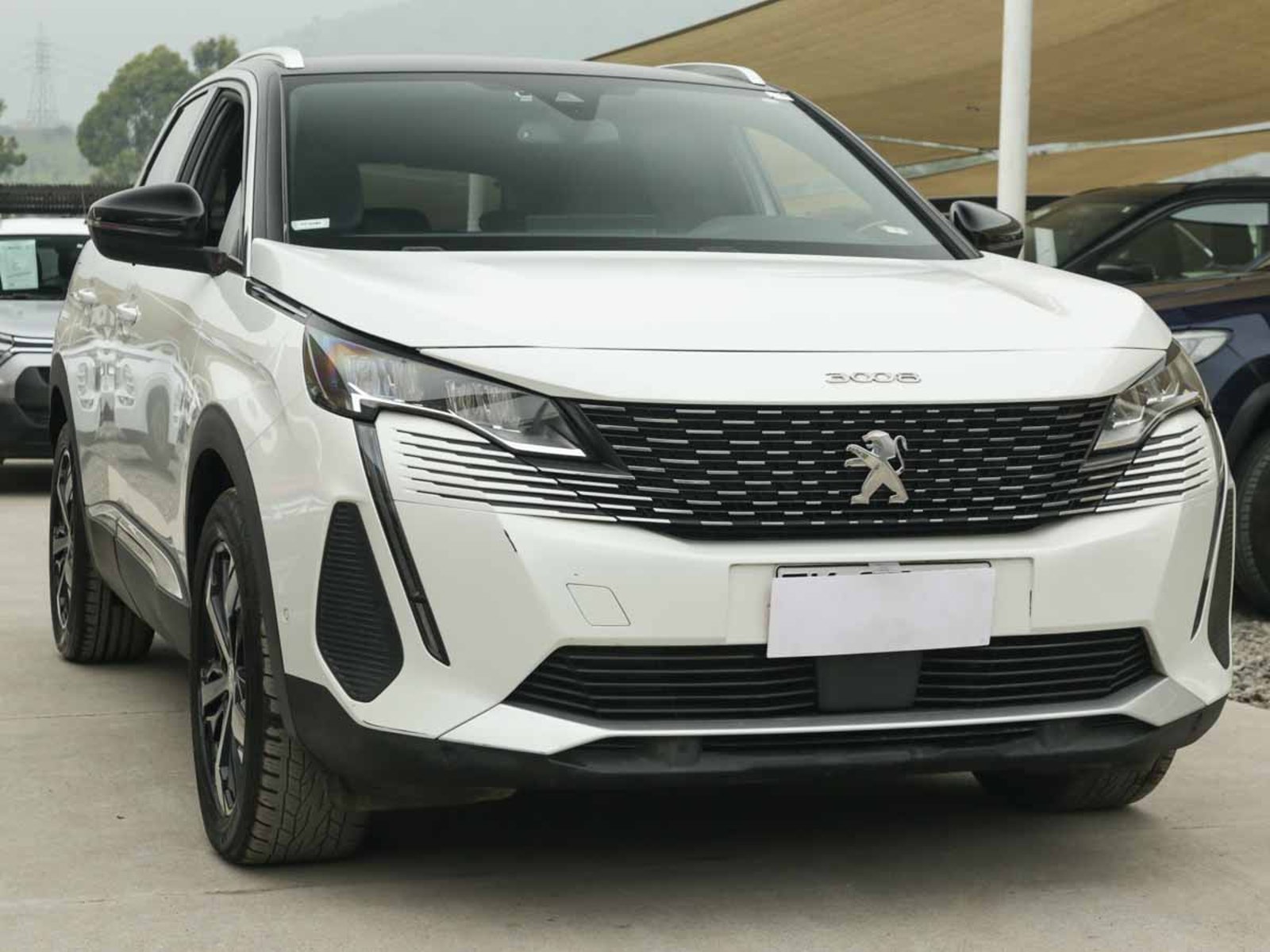 Peugeot 3008 ALLURE PACK BLUEHDI 130 EAT8 2024 - Foto 2 de 8