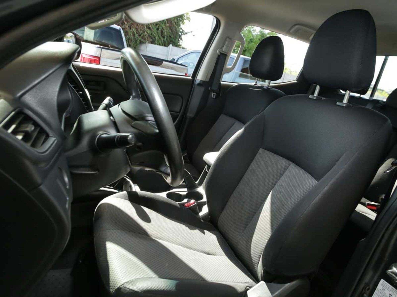 Mitsubishi L-200 WORK CR D/C 4X2 TD 2022 - Imagen 11 de 20