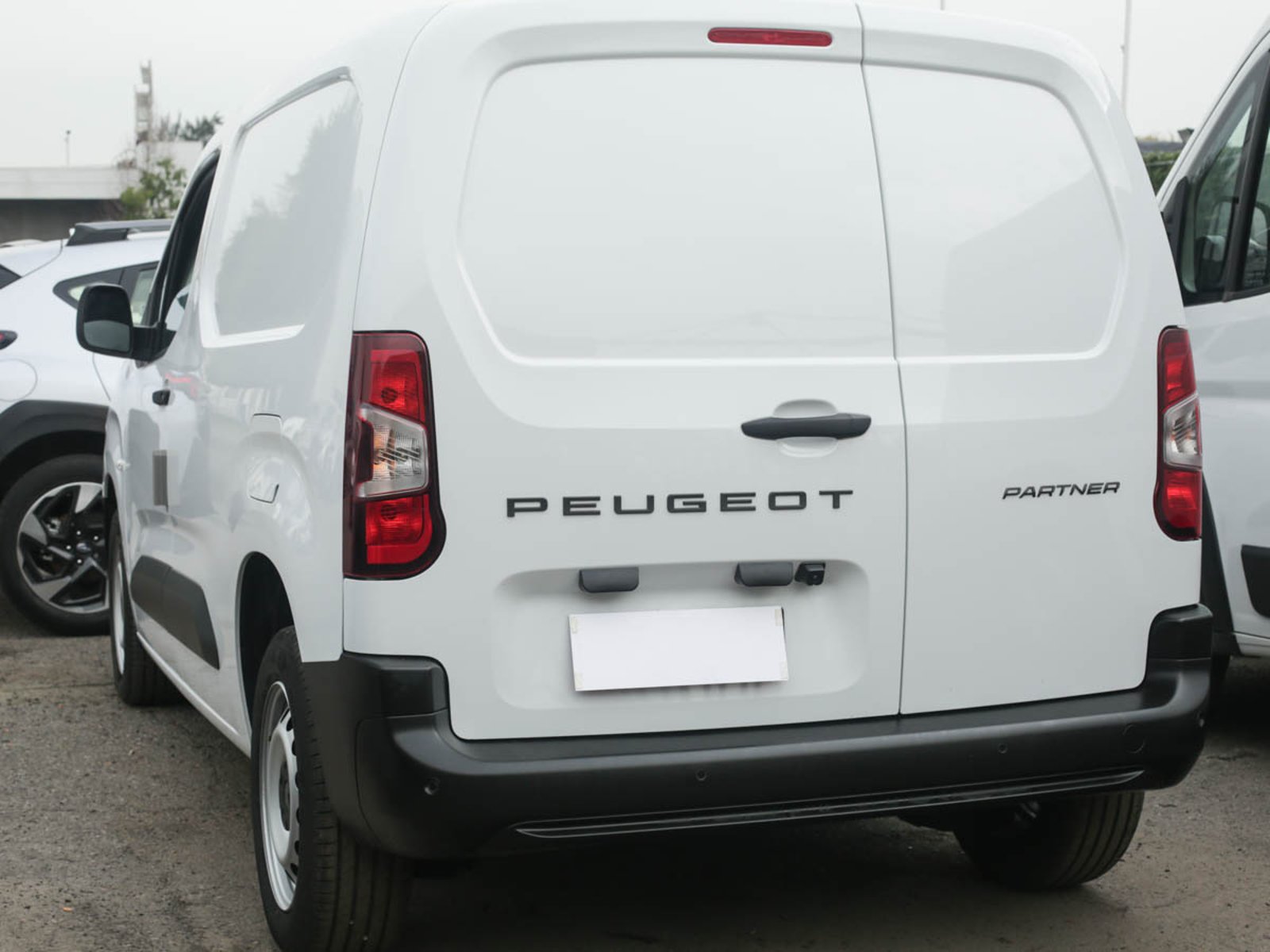 Peugeot PARTNER MCA L1 DIESEL 100HP MT 2026 - Imagen 3 de 8