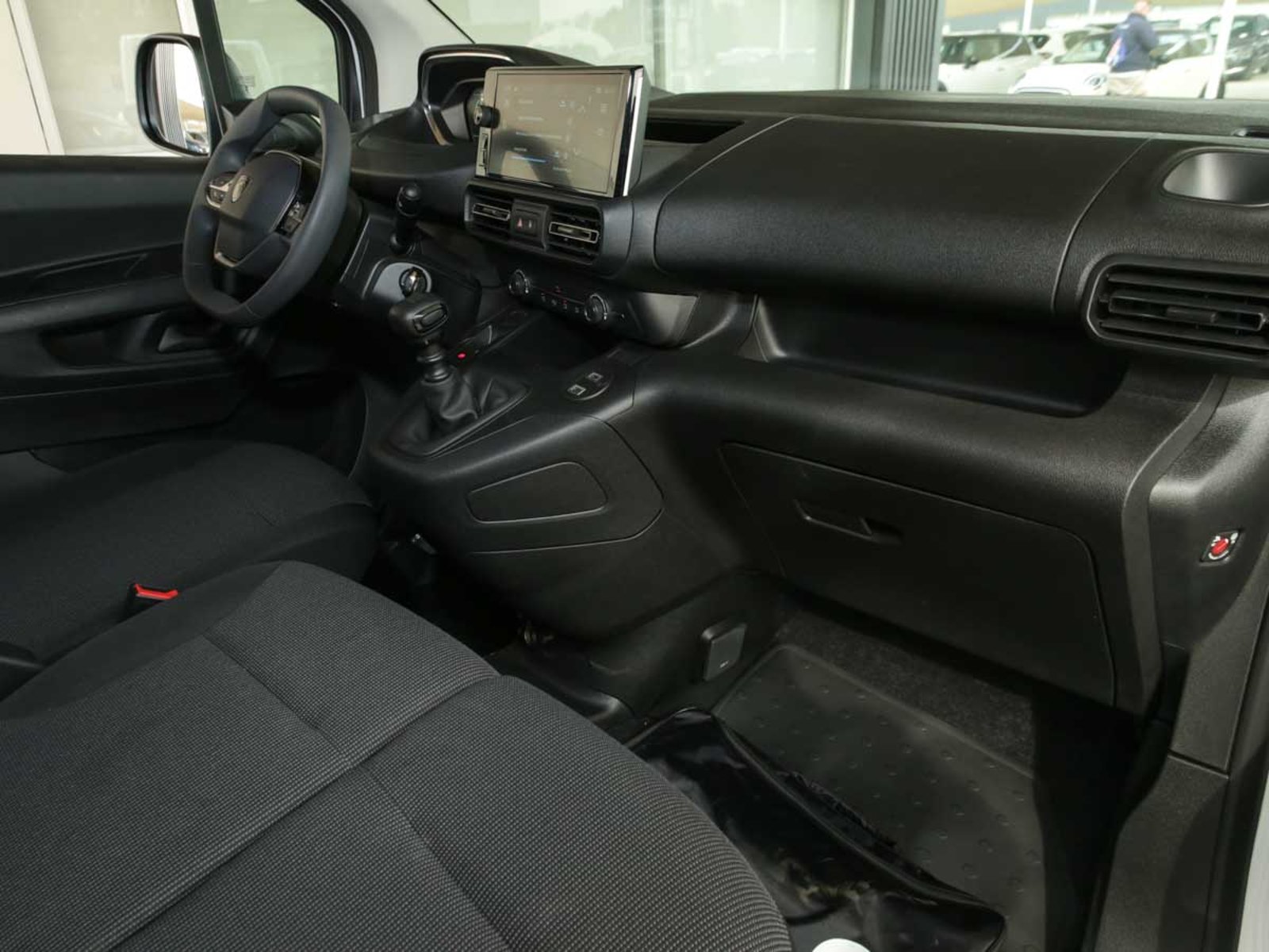 PEUGEOT PARTNER MCA L1 DIESEL 100HP MT 2026 - Imagen 11 de 13
