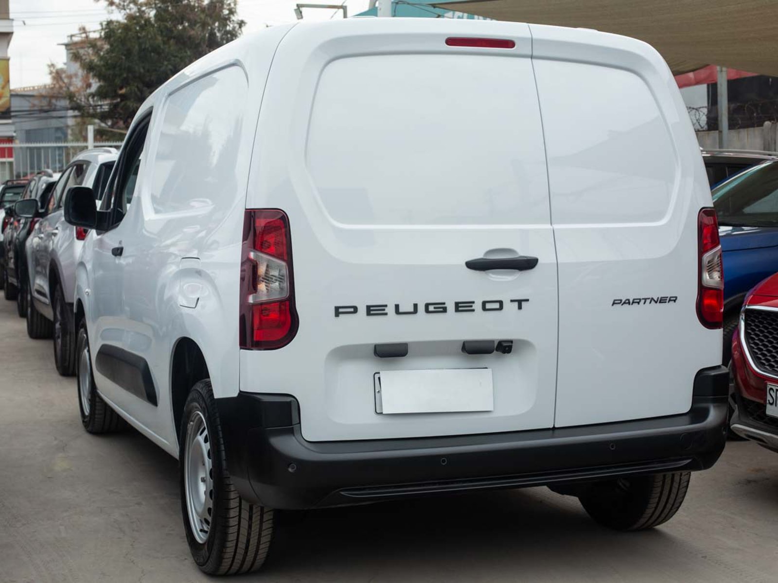Peugeot PARTNER MCA L1 DIESEL 100HP MT 2026 - Foto 3 de 7