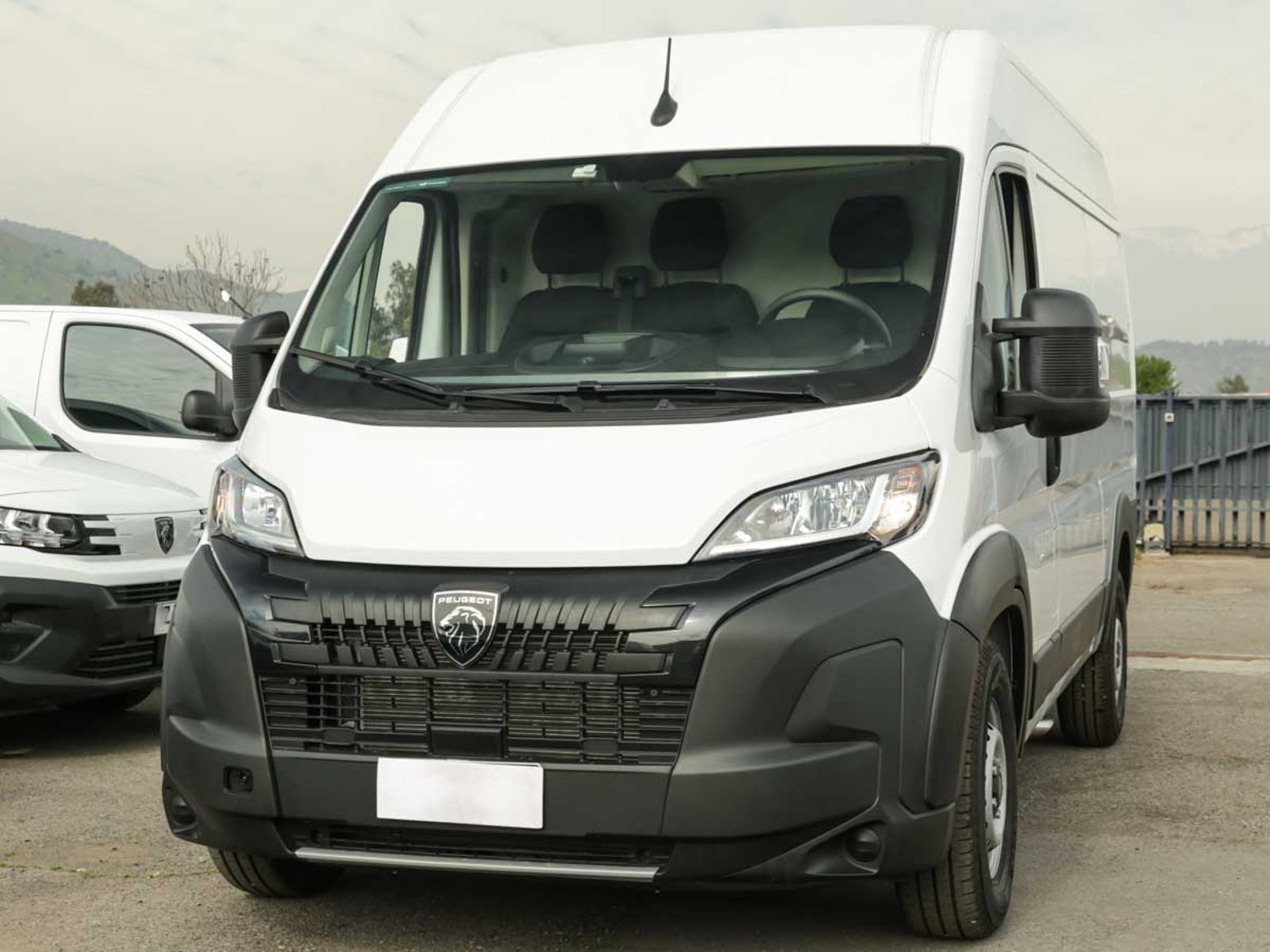Peugeot Boxer Mca FurgóN  L2h2 Diesel 14… 2026