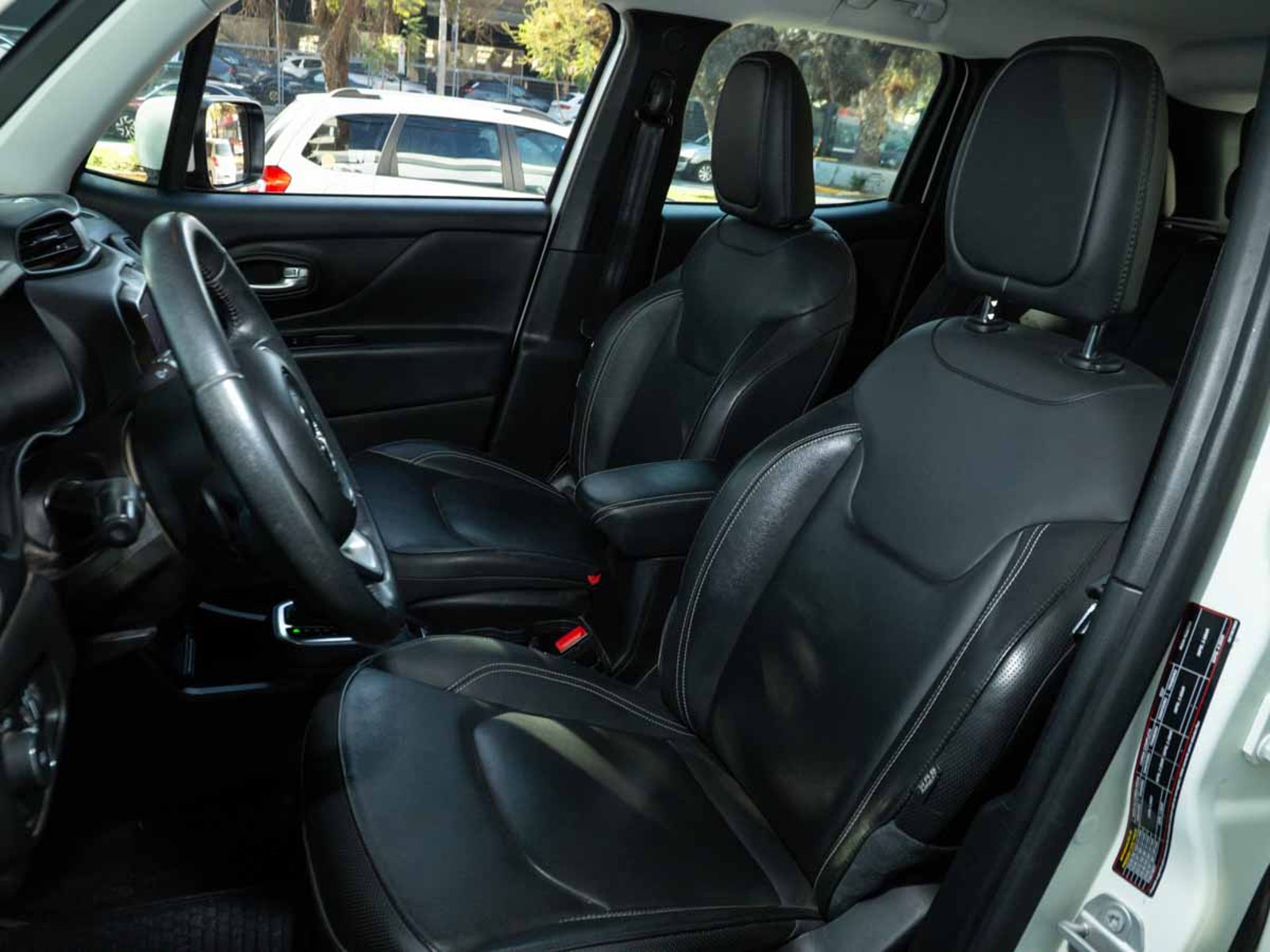 JEEP RENEGADE LONGITUDE 4X2 2023 - Imagen 10 de 13