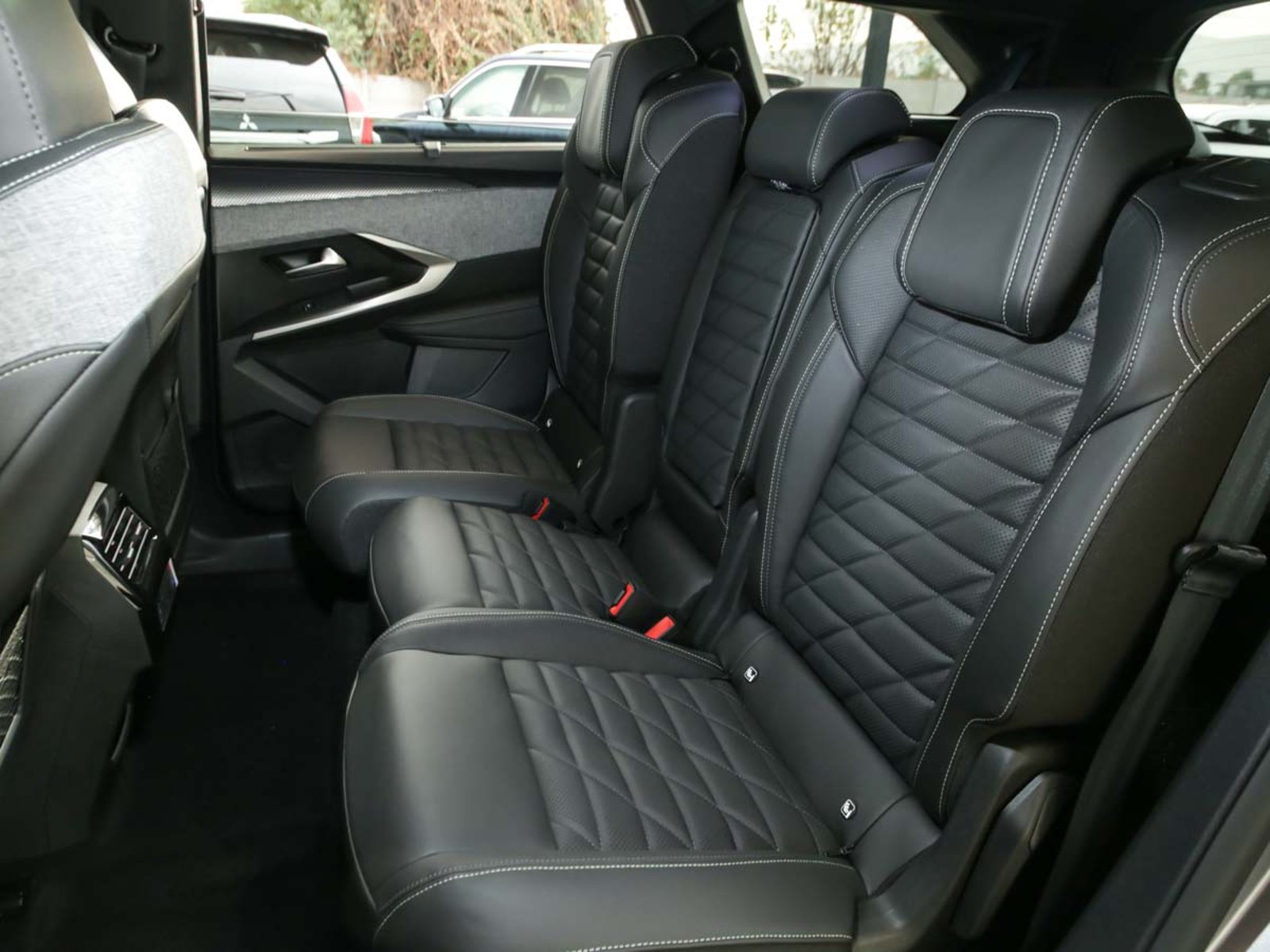 PEUGEOT NEW 5008 GT HYBRID 136HP AT 2026 - Imagen 11 de 15