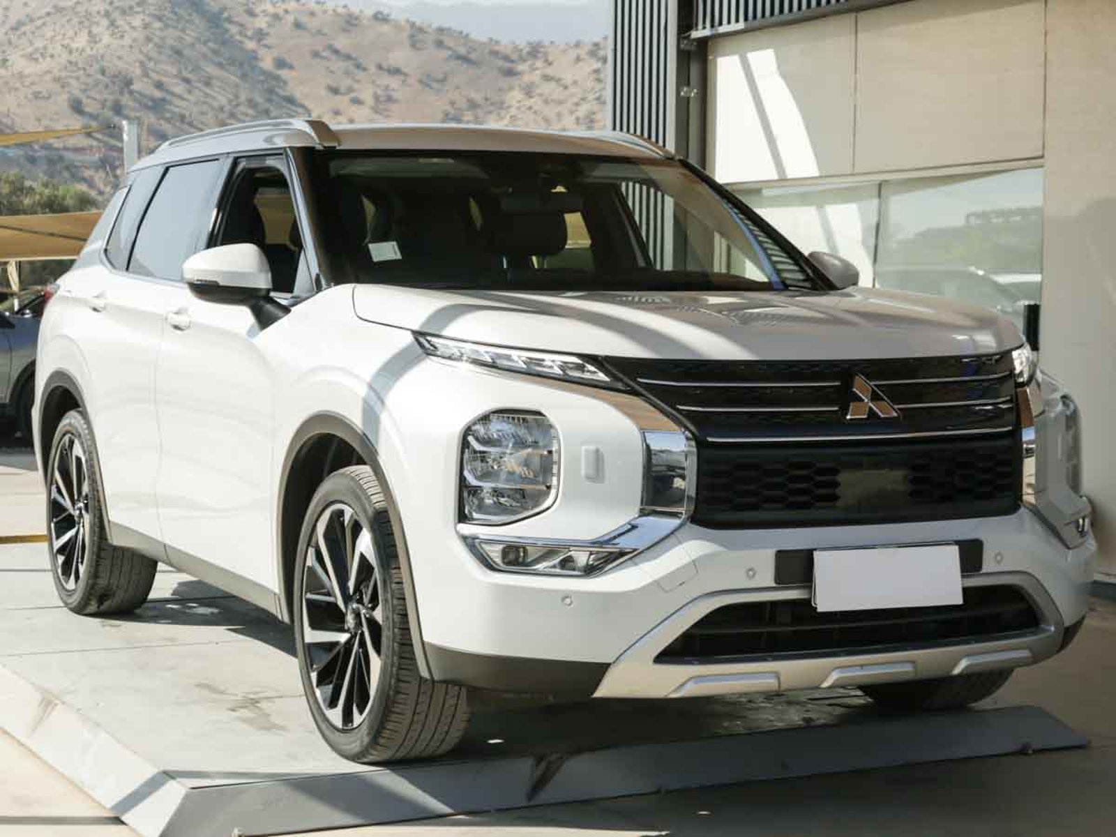 Mitsubishi NEW OUTLANDER GLS 2023 - Foto 2 de 8