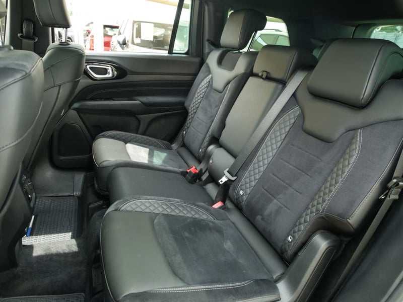 Jeep COMMANDER BLACKHAWK 4X4 2.0 AUT 2026 - Imagen 8 de 9