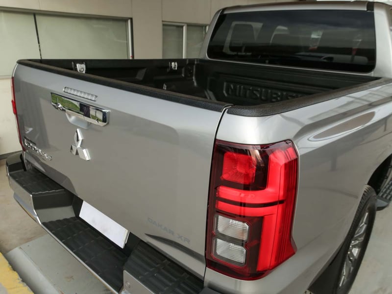 Mitsubishi L-200 DAKAR CRS AT 2.5 D/C 4X4 TD 2026 - Imagen 7 de 20
