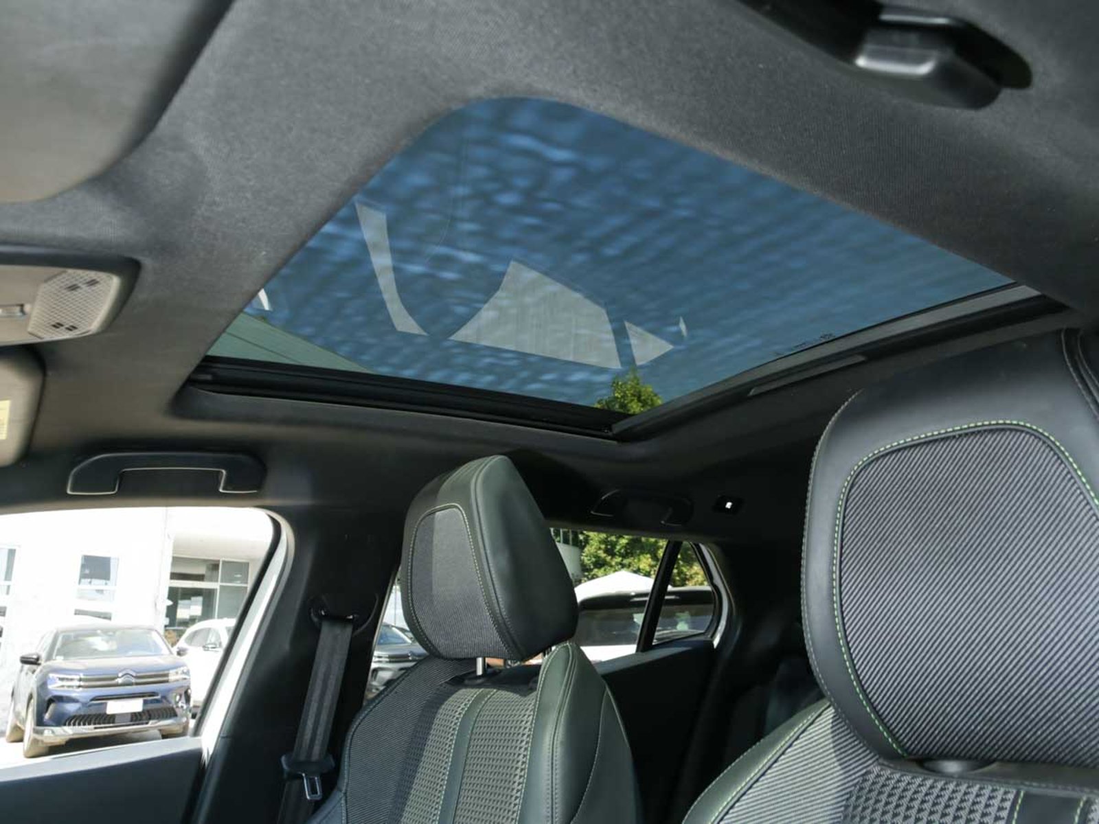 PEUGEOT 2008 GT BLUEHDI 130 EAT8 2023 - Imagen 14 de 14