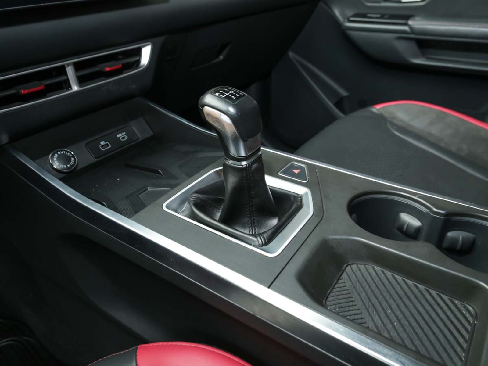 JETOUR DASHING 1.5L 6MT TURBO LUX FL 2024 - Imagen 9 de 20