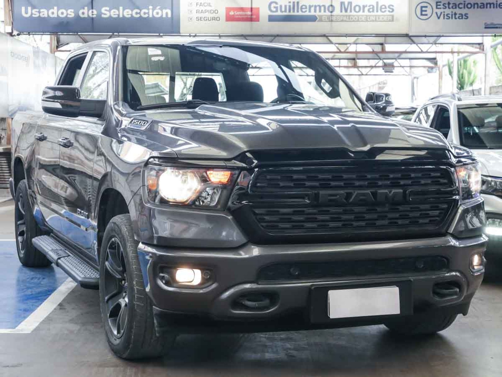 RAM 1500 CREW CAB BIG HORN 3.6L E-TORQUE 2022 - Foto 2 de 8