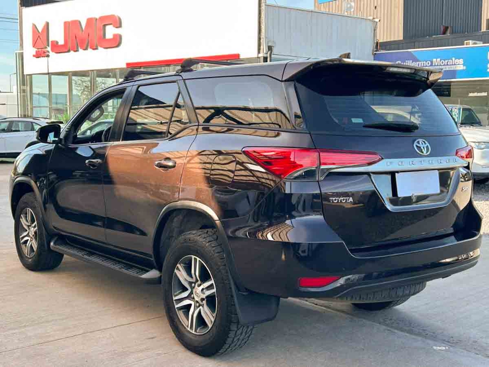 Toyota FORTUNER 4X2 2.7 AUT 2019 - Imagen 3 de 8