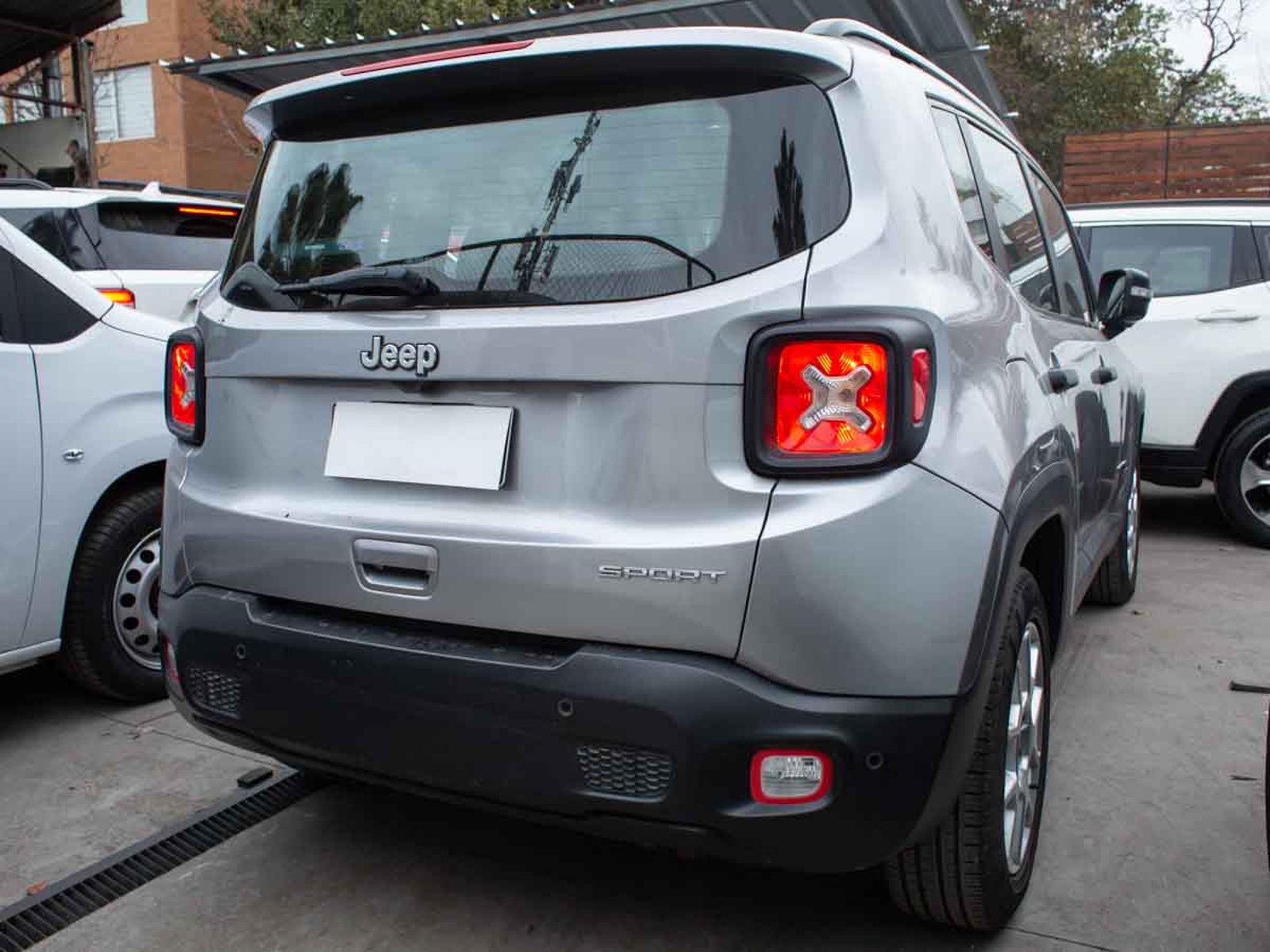 Jeep RENEGADE 1.8 2021 - Imagen 6 de 7