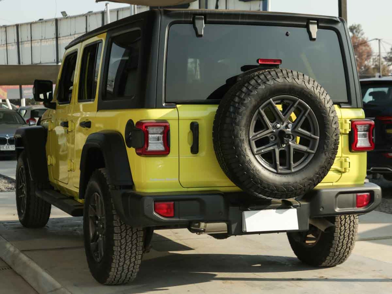 JEEP WRANGLER SPORT 4X4 2.0 AUT 2023 - Foto 3 de 8