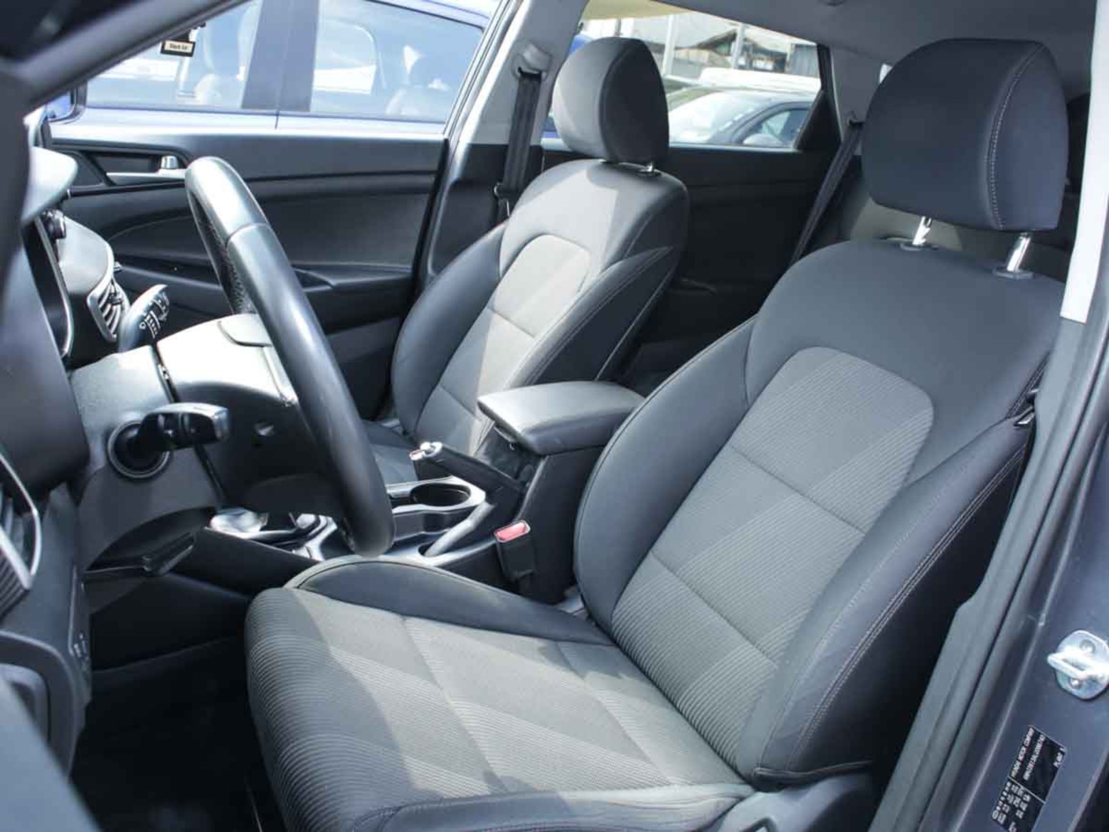 Hyundai TUCSON TL 2.0 MT VALUE 2020 - Imagen 7 de 8