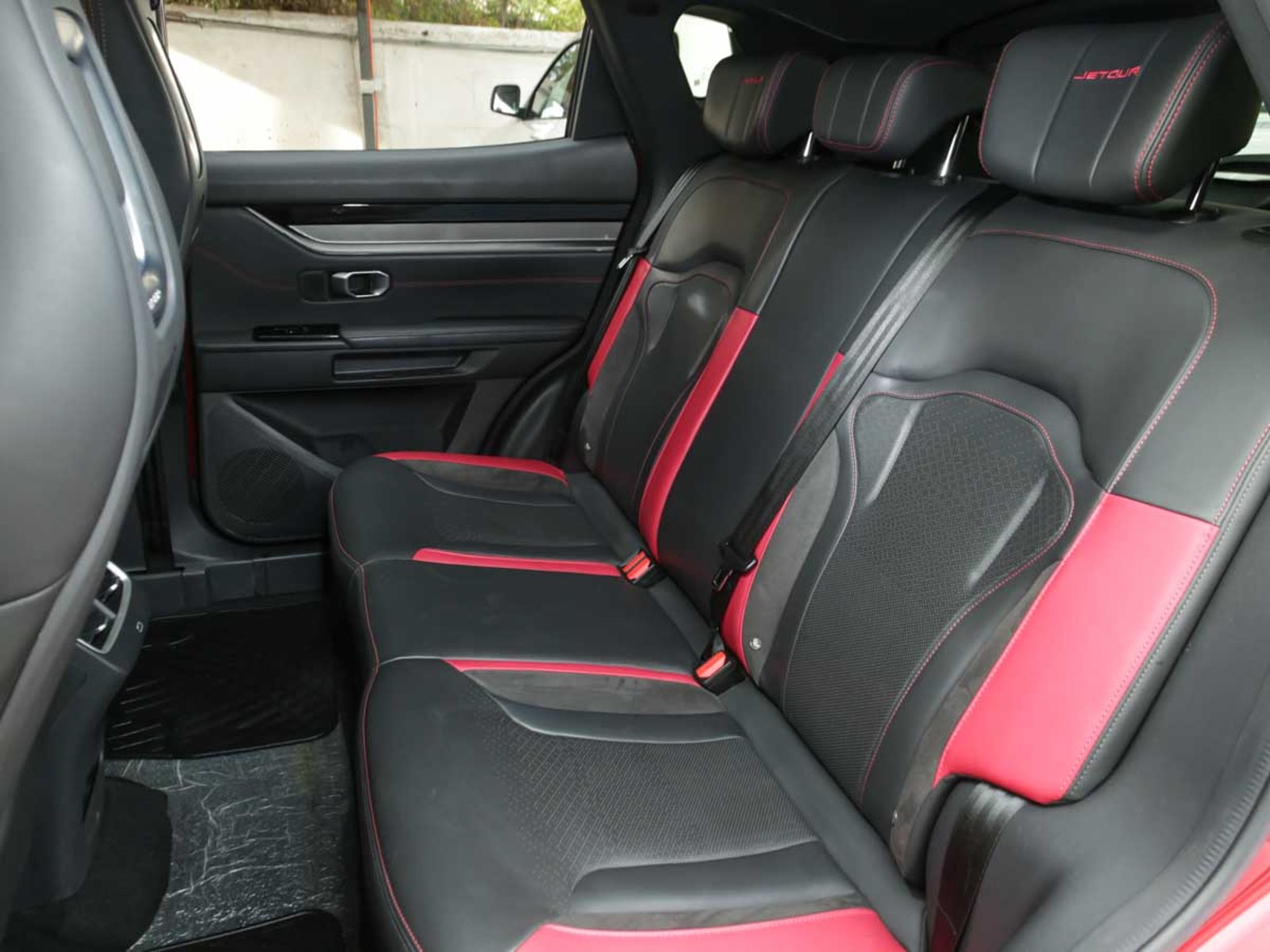 Jetour DASHING 1.5L 6MT TURBO LUX FL 2024 - Imagen 8 de 16
