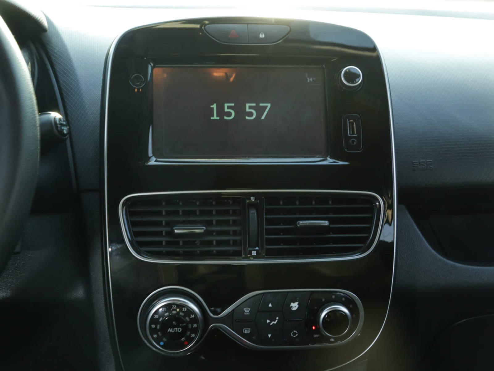 RENAULT CLIO IV HB EXPRESSION 1.2 2018 - Imagen 12 de 12