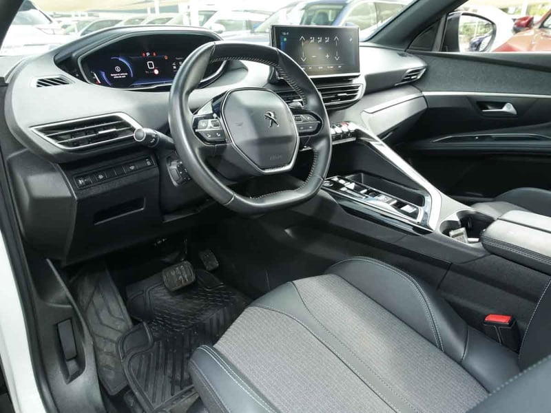 Peugeot 3008 ALLURE PACK BLUEHDI 130 EAT8 2024 - Imagen 6 de 8