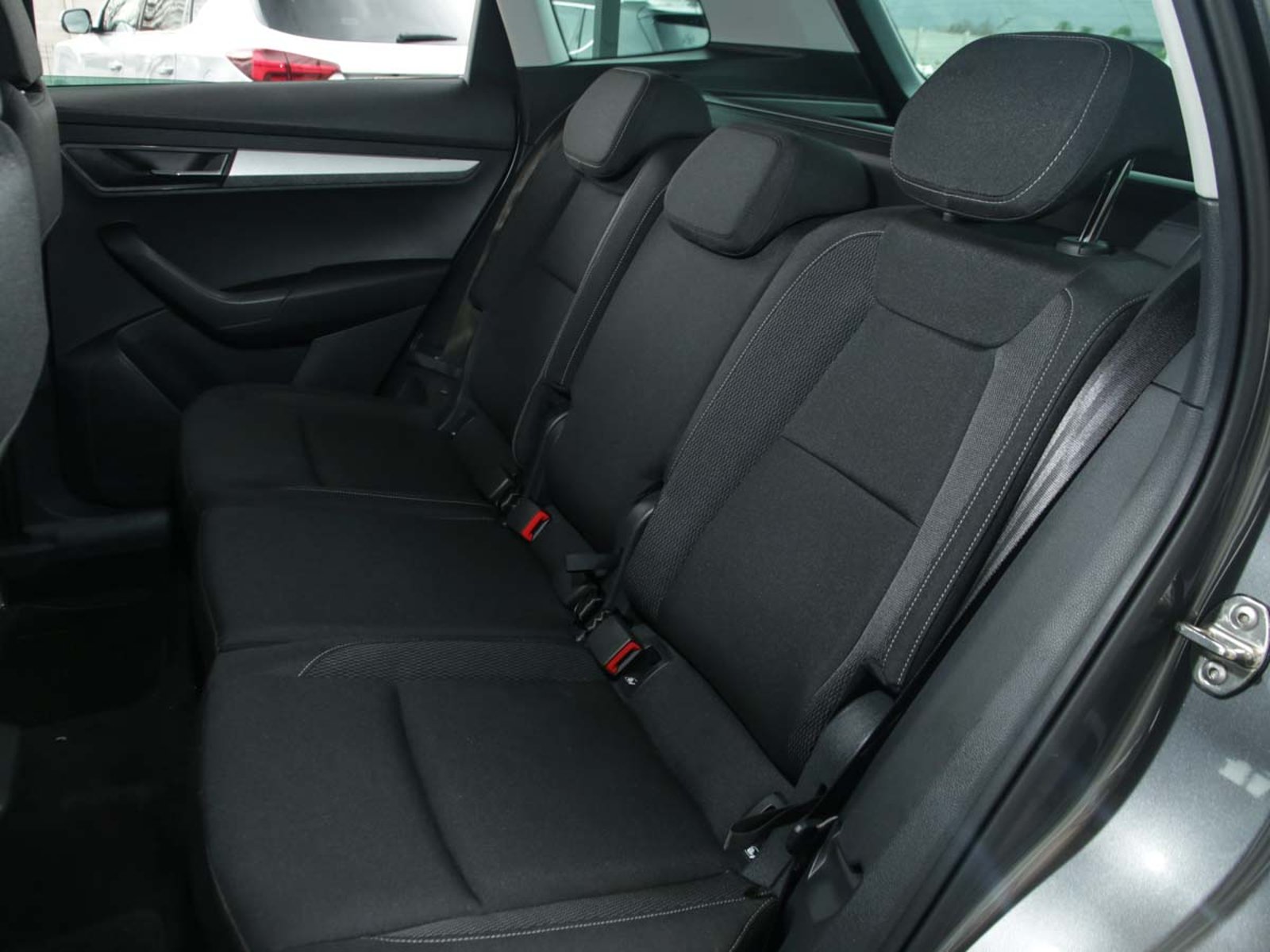 Skoda KAROQ TSI 1.4 AUT 2024 - Imagen 8 de 8