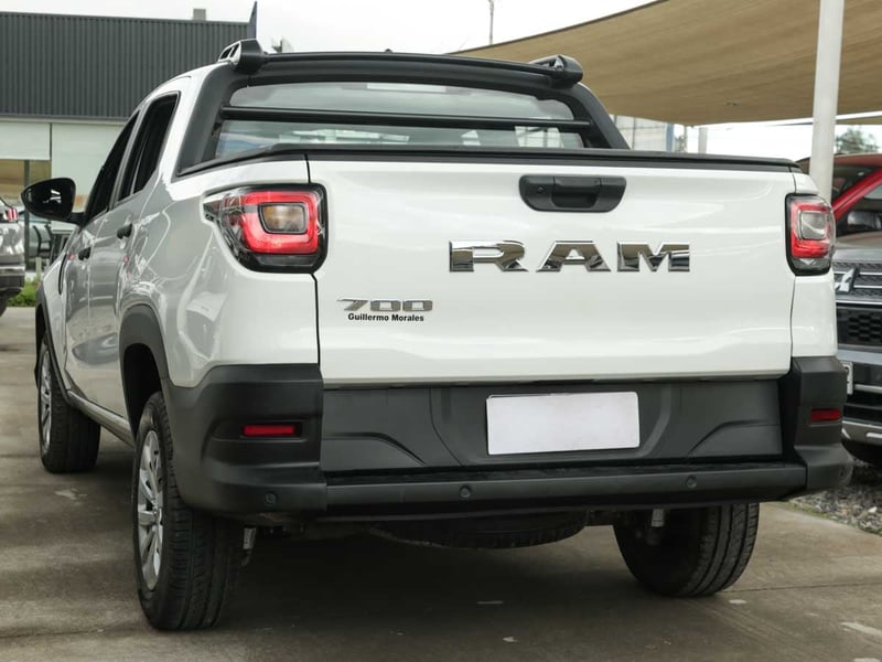 RAM 700 SLT CREW CAB 1.3 MT 2026 - Imagen 3 de 8