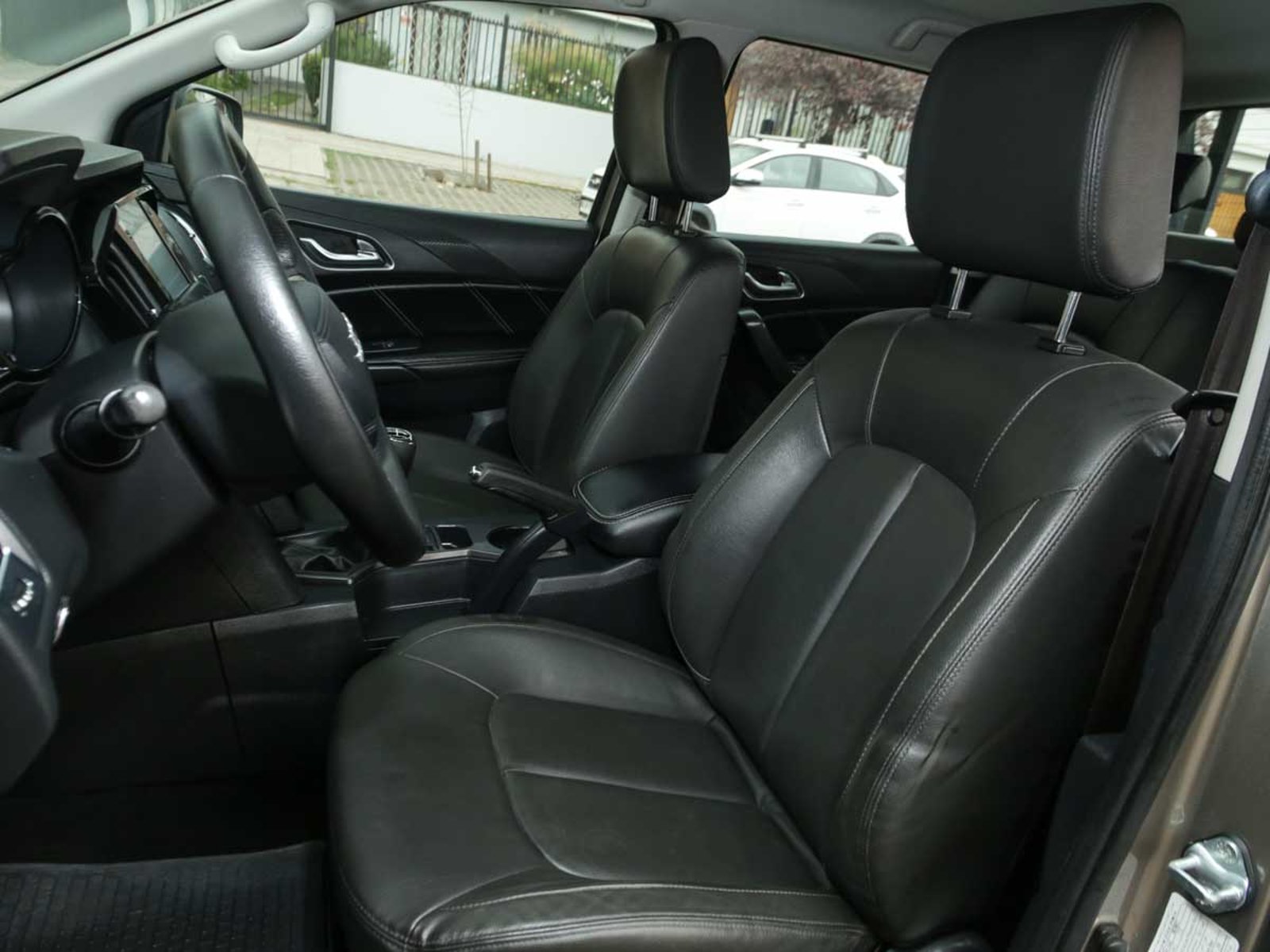 JMC VIGUS 2.4 PLUS DIESEL 2023 - Imagen 8 de 8