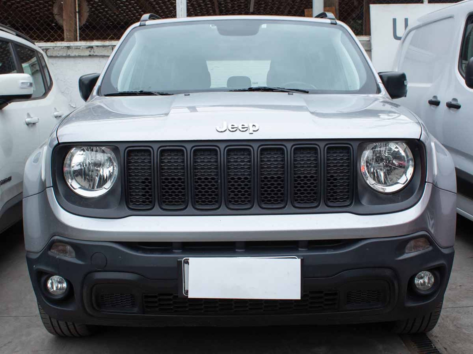 Jeep RENEGADE 1.8 2021 - Foto 2 de 7
