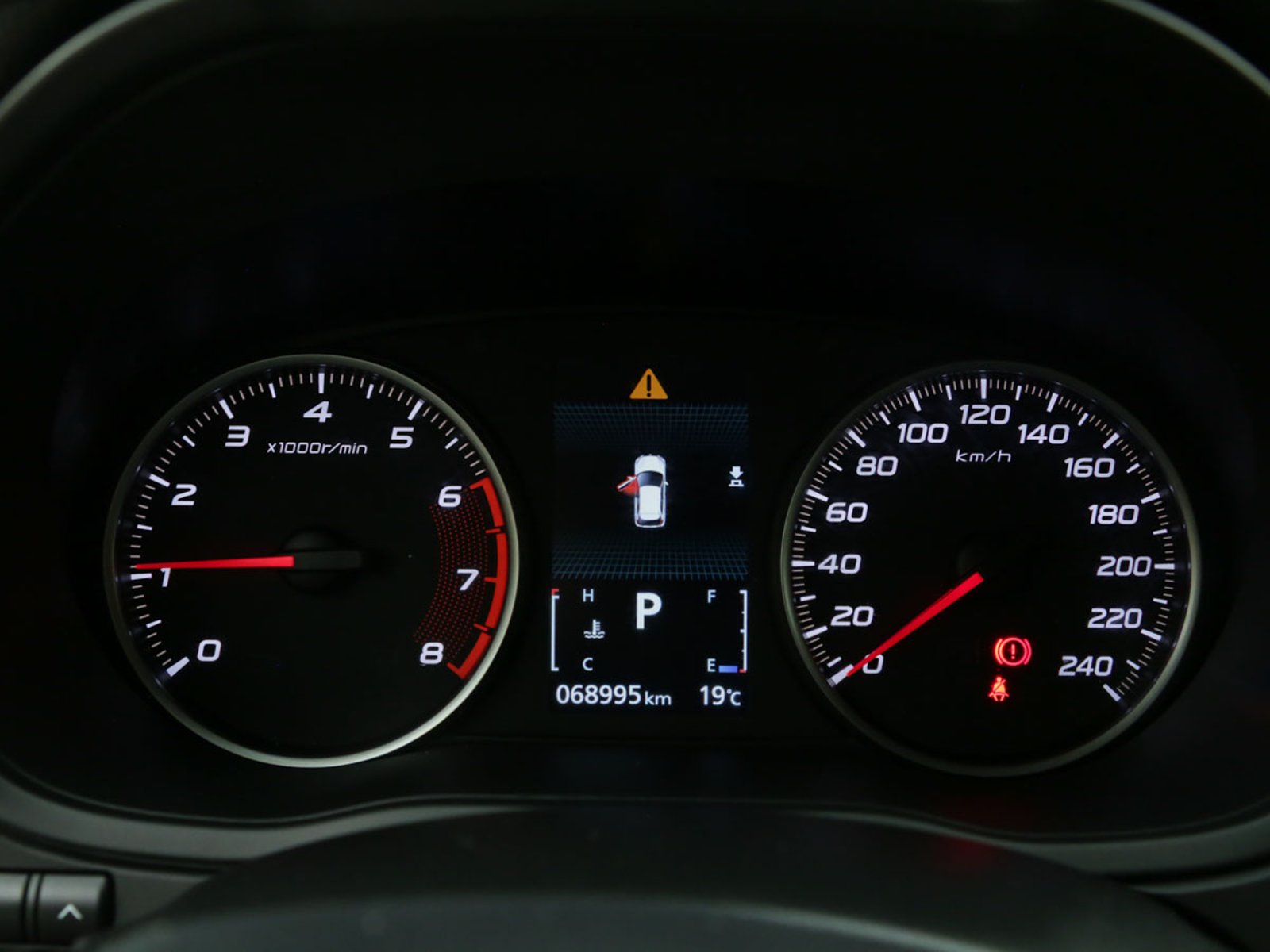 Mitsubishi ECLIPSE CROSS RX 1.5 4X2 AT 2022 - Foto 5 de 8