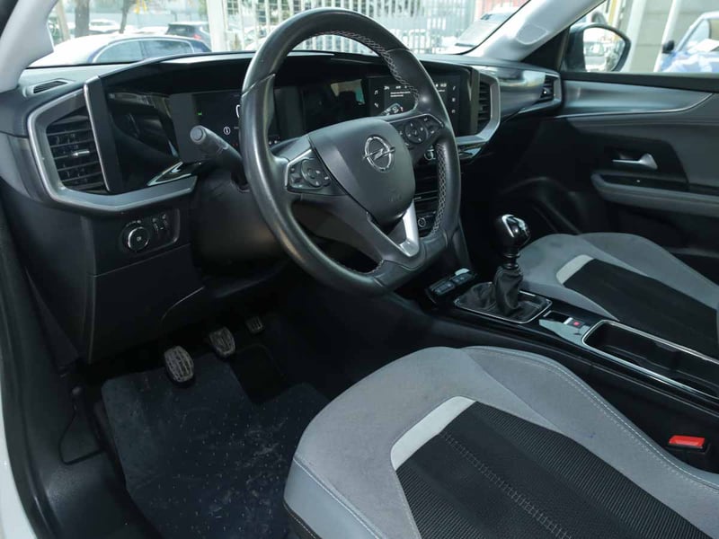 Opel MOKKA 4X2 1.2 2023 - Imagen 6 de 8