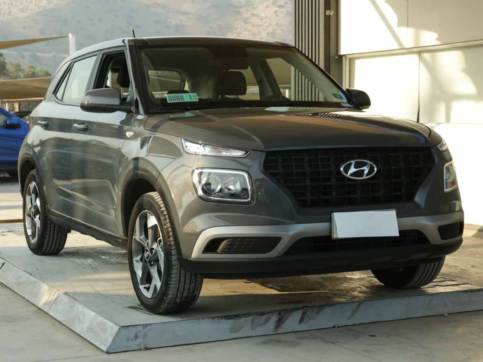 Hyundai VENUE QX 1.6 MT PLUS 2025 - Foto 2 de 8