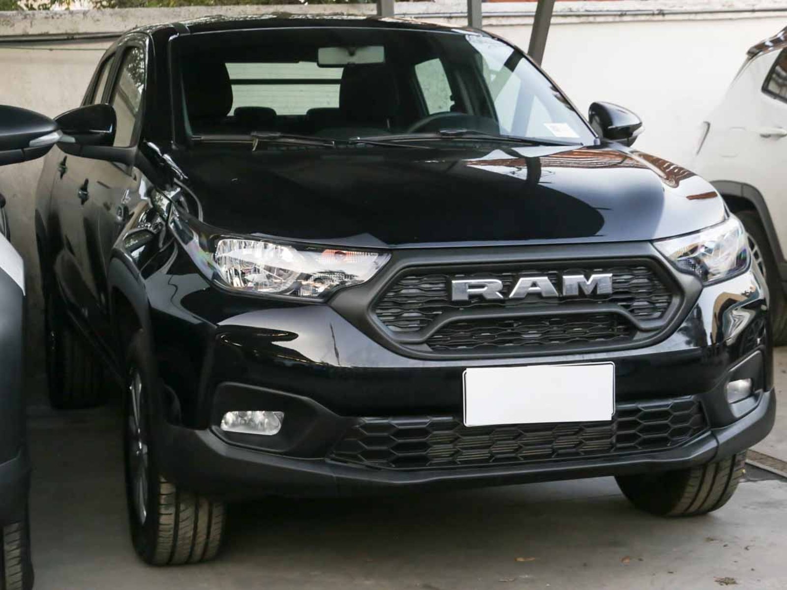 RAM 700 BIGHORN CREW CAB 1.3 CVT 2026 - Foto 2 de 8