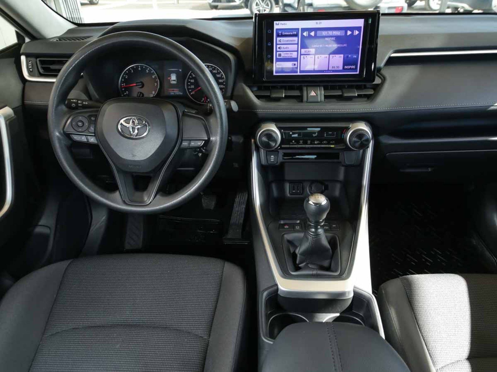 Toyota RAV 4 2.0 4X4 MT 2024 - Imagen 12 de 20