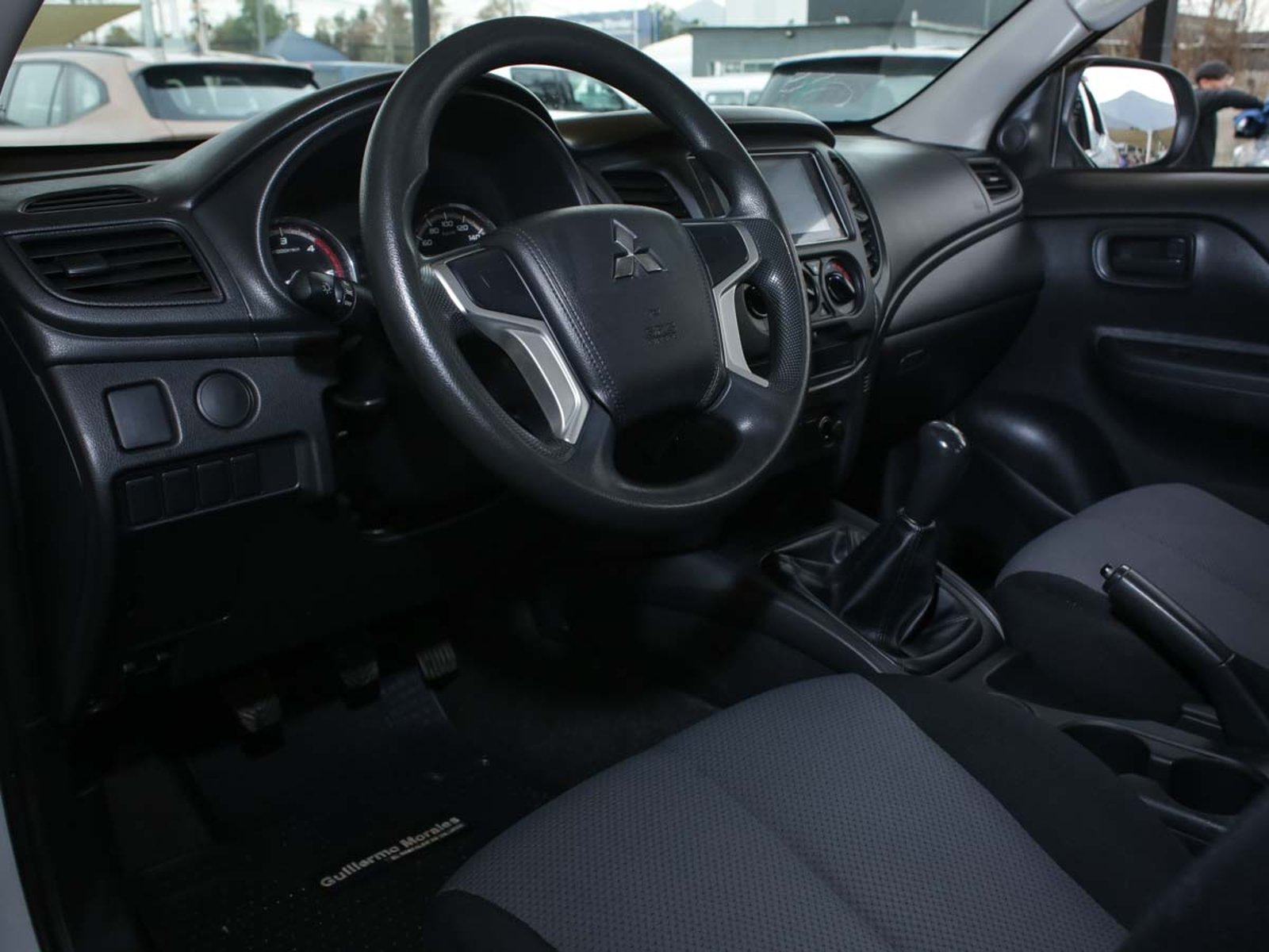 Mitsubishi NEW L-200 WORK 2.4 CR WF MEC 4X2 TD E5 2022 - Imagen 6 de 8
