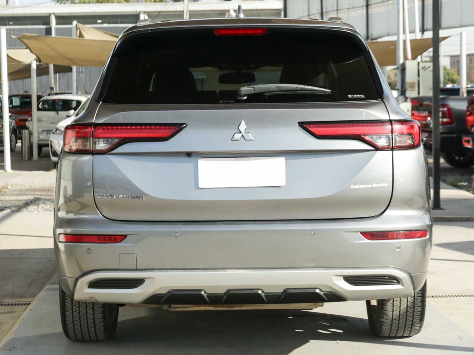 MITSUBISHI OUTLANDER 4X4 GLS 2023 - Imagen 5 de 13