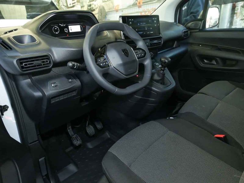 Peugeot PARTNER MCA L1 DIESEL 100HP MT 2026 - Imagen 6 de 8